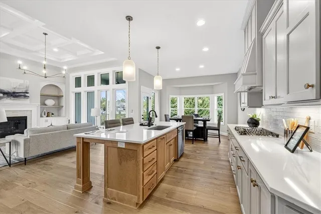 $774,900 | 7014 North Anita Avenue, Kansas City, MO 64151