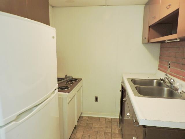 956 Gratton Road Clarksville, TN 37043 - Photo 12 of 16 Full kitchen in finished basement.