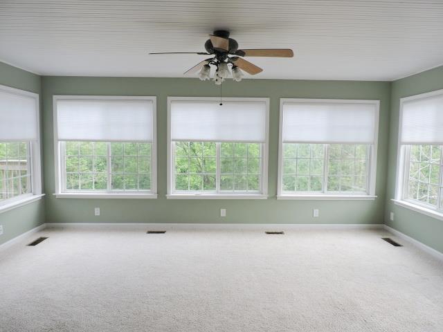 956 Gratton Road Clarksville, TN 37043 - Photo 10 of 16 Bright beautiful sunroom.