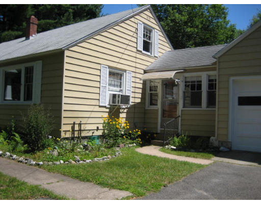 651 Holyoke Road Westfield, MA 01085 - Photo 3 of 20 Gallery Image 3