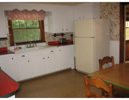 651 Holyoke Road Westfield, MA 01085 - Photo 7 of 20 Gallery Image 7