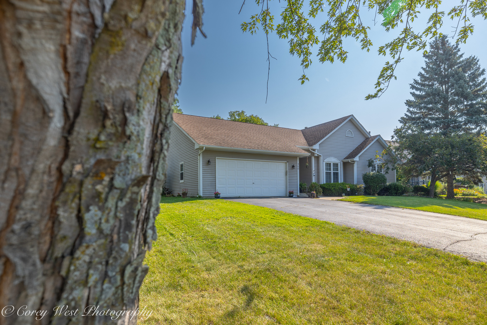300 Hankes Road Sugar Grove, IL 60554 - Photo 2 of 42 Gallery Image 2