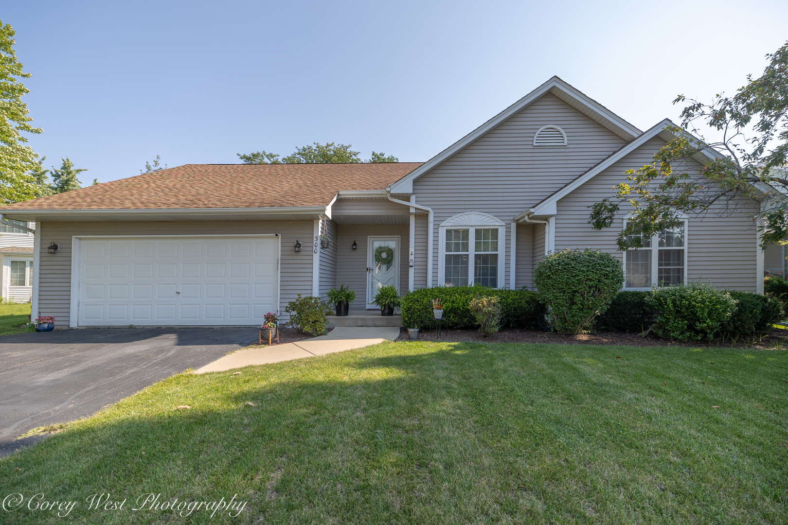 300 Hankes Road Sugar Grove, IL 60554 - Photo 3 of 42 Gallery Image 3