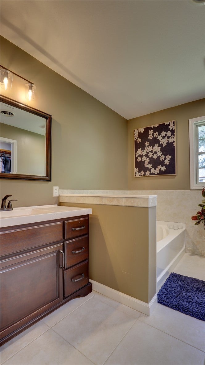1712 Burning Tree Drive Decatur, IL 62521 - Photo 31 of 51 Gallery Image 31