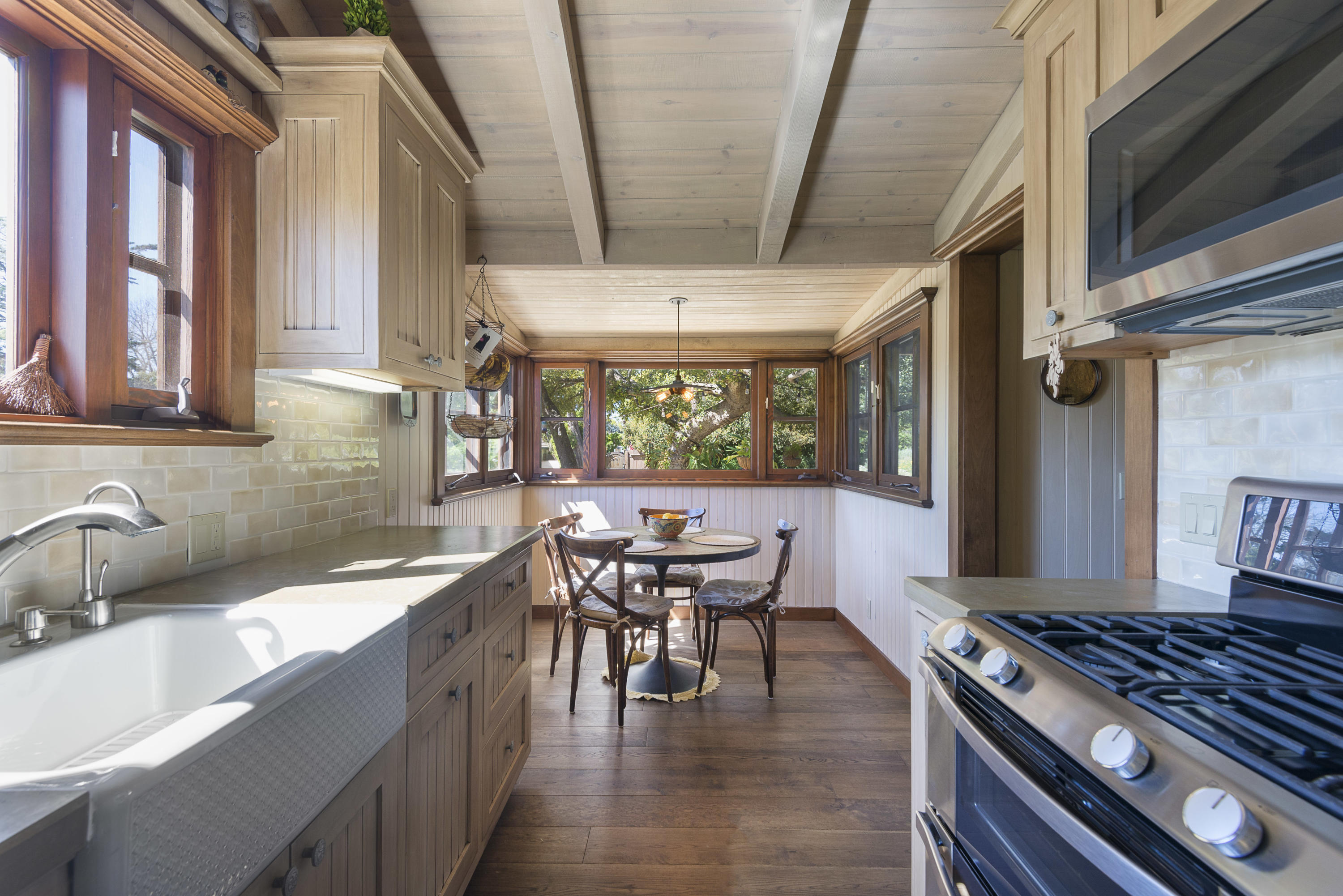 650 Stoddard Lane Montecito, CA 93108 - Photo 26 of 33 Guest_house_Kitchen