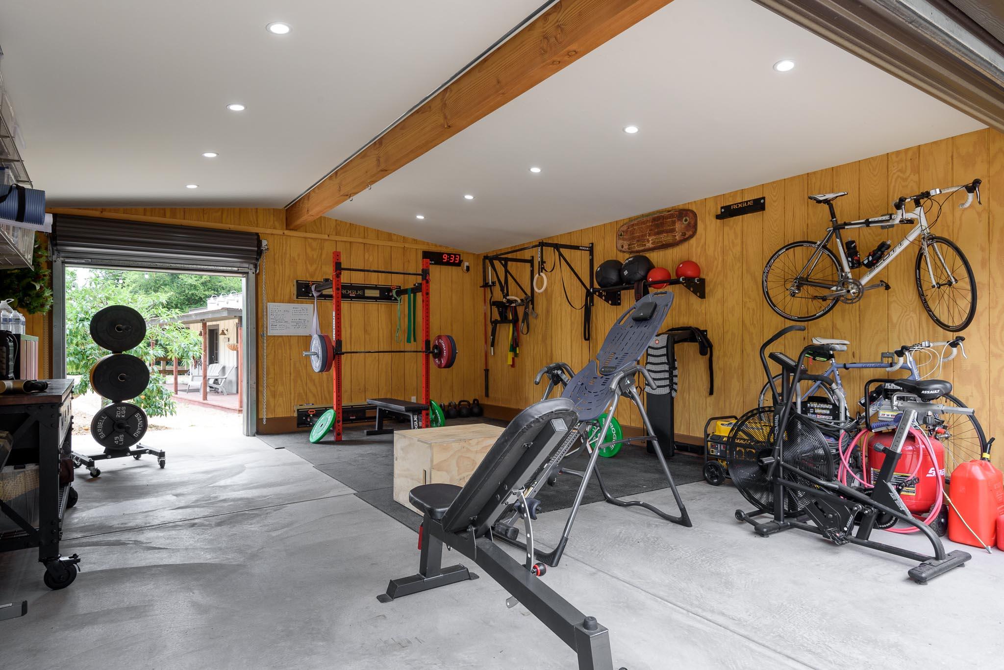 650 Stoddard Lane Montecito, CA 93108 - Photo 32 of 33 TwoCarGarage_02