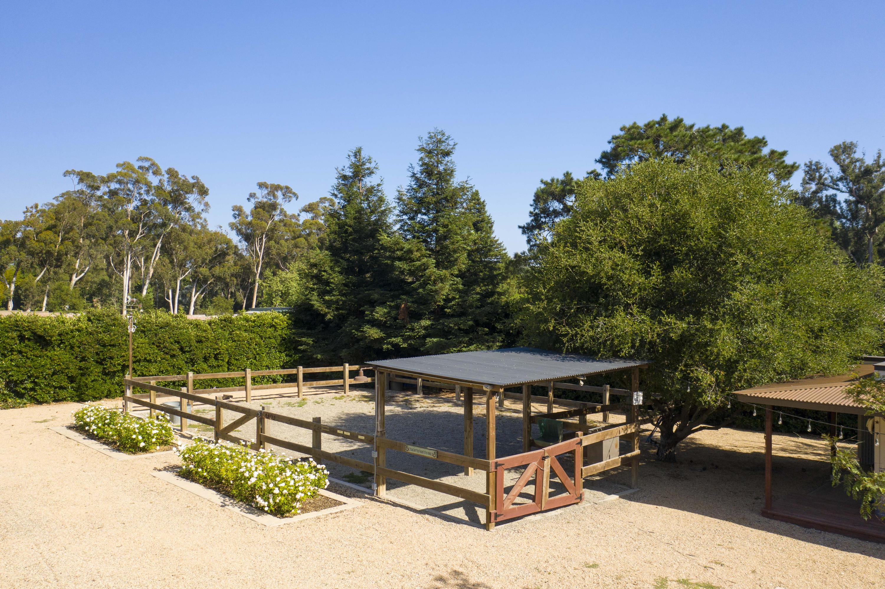 650 Stoddard Lane Montecito, CA 93108 - Photo 33 of 33 HorsePaddock