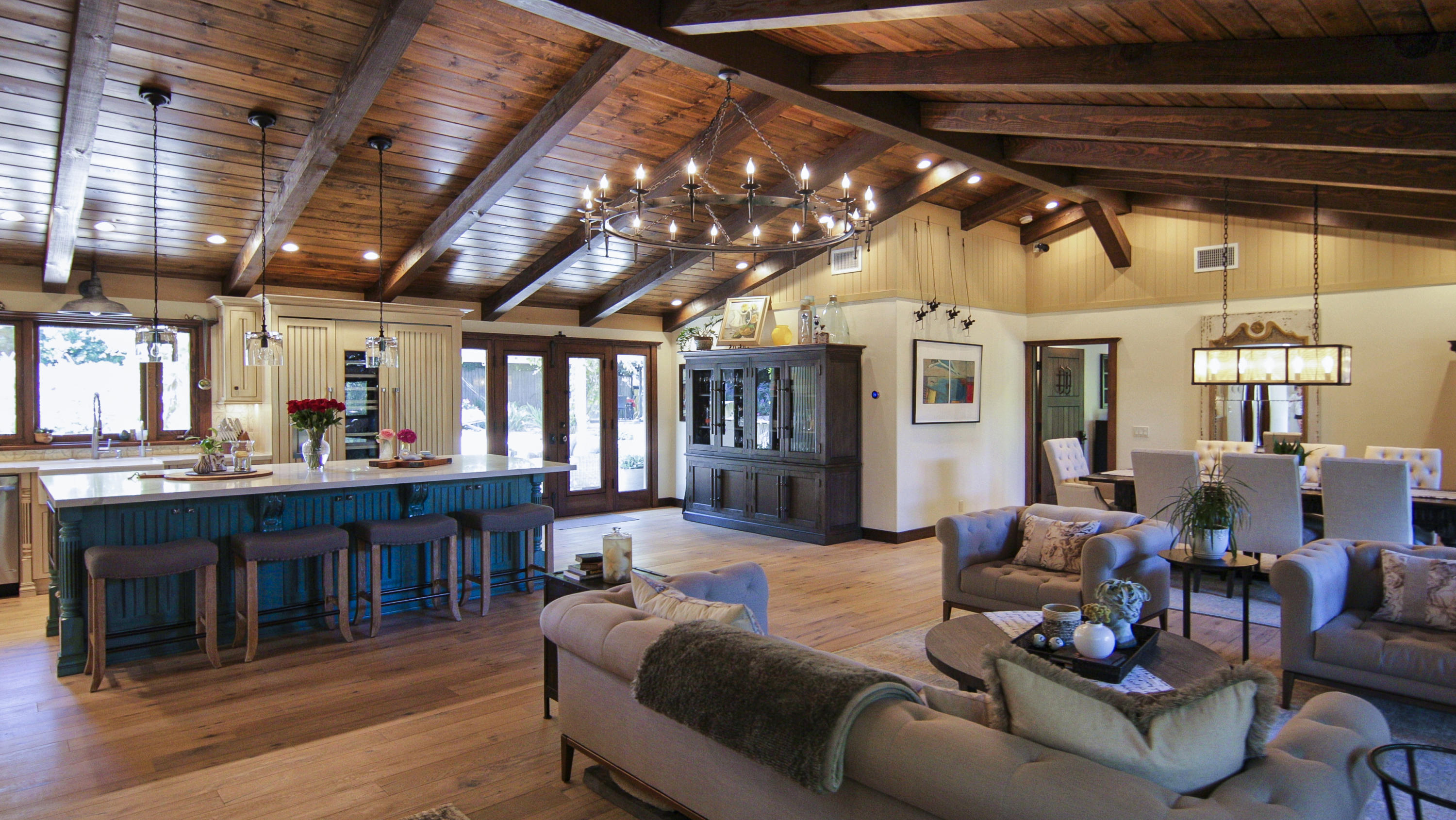 650 Stoddard Lane Montecito, CA 93108 - Photo 8 of 33 GreatRoom_03