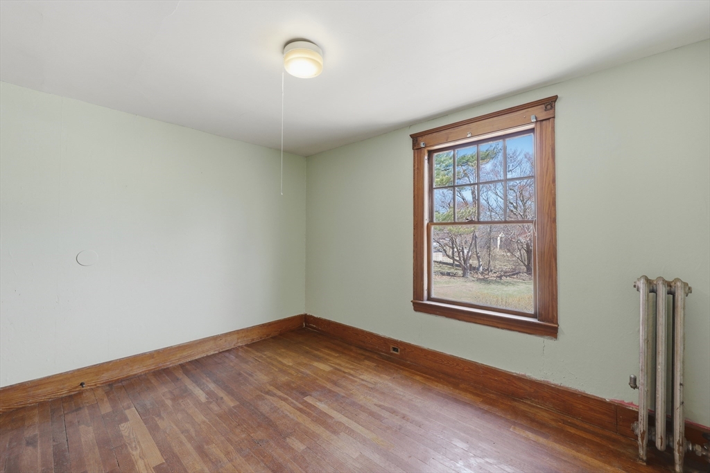 3 Ferry Road Salisbury, MA 01952 - Photo 22 of 35 an empty room with windows