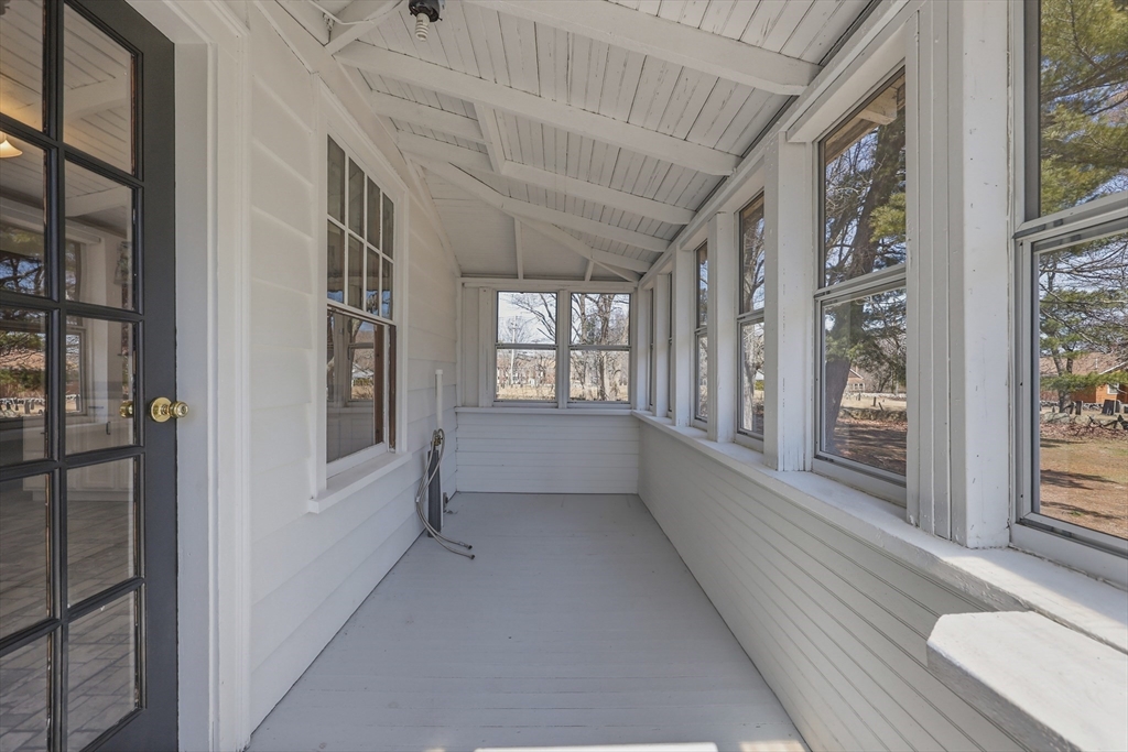 3 Ferry Road Salisbury, MA 01952 - Photo 27 of 35 a view of an entryway with a livingroom