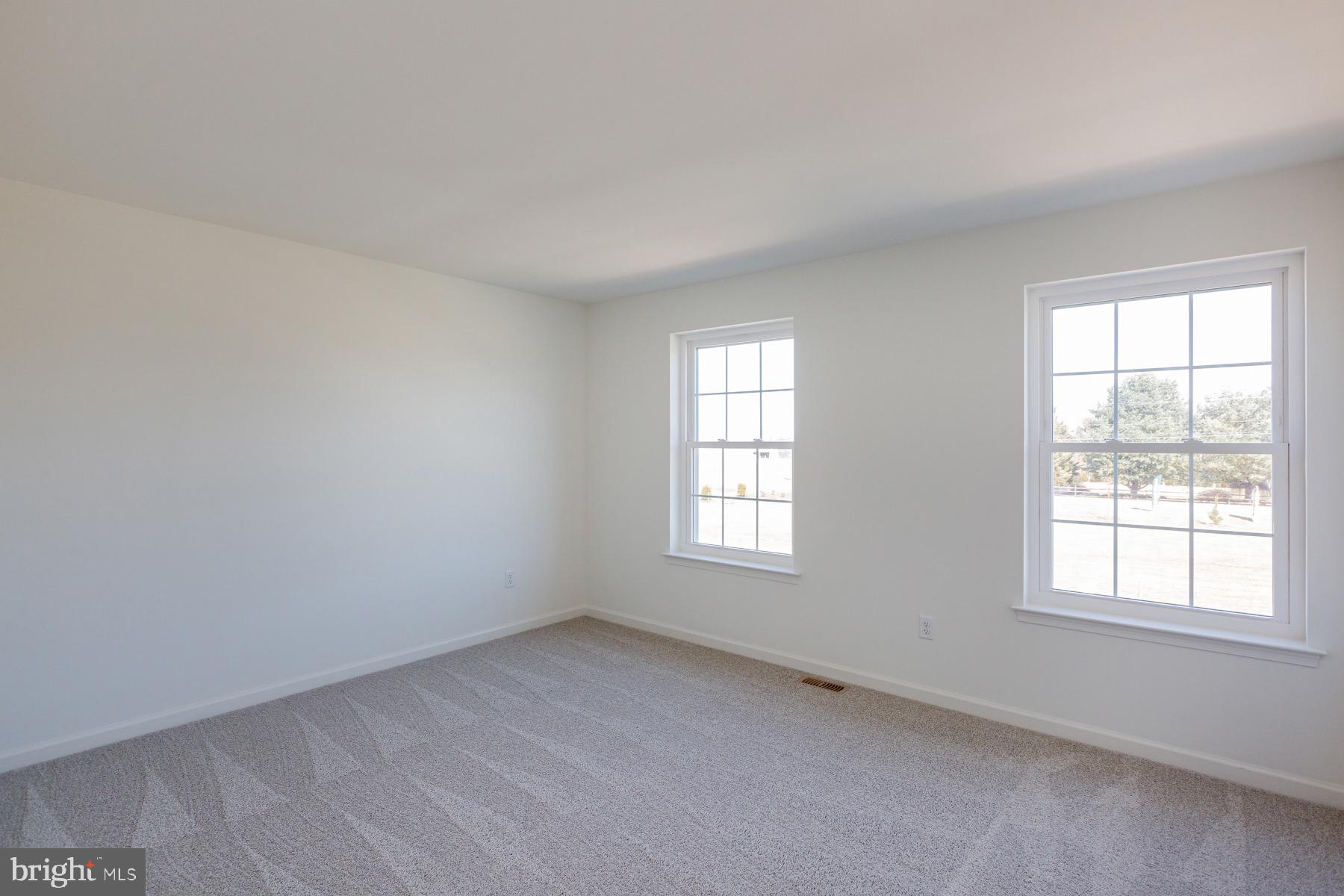 306 Wickmere Street, Unit 68 Oxford, PA 19363 - Photo 29 of 40 an empty room with a window