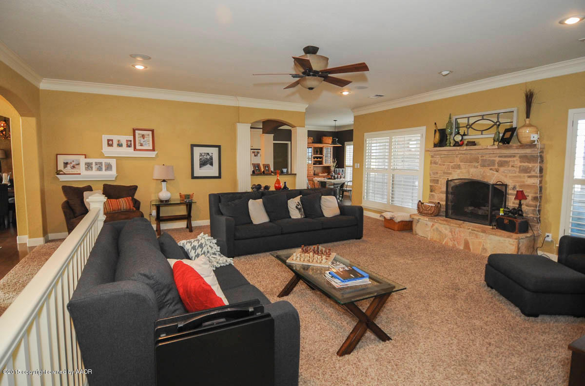 9310 Rj Drive Amarillo, TX 79119 - Photo 12 of 70 LIVING VIEW 3