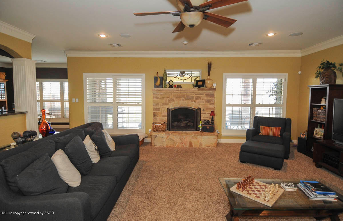 9310 Rj Drive Amarillo, TX 79119 - Photo 13 of 70 LIVING VIEW 4