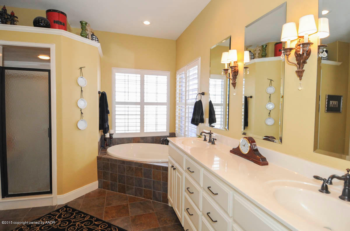 9310 Rj Drive Amarillo, TX 79119 - Photo 30 of 70 MASTER BATH VIEW 3
