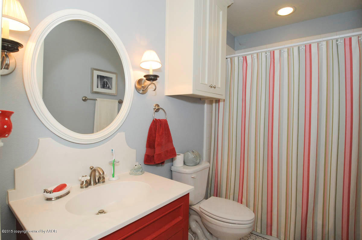 9310 Rj Drive Amarillo, TX 79119 - Photo 39 of 70 BATHROOM 4 VIEW 2