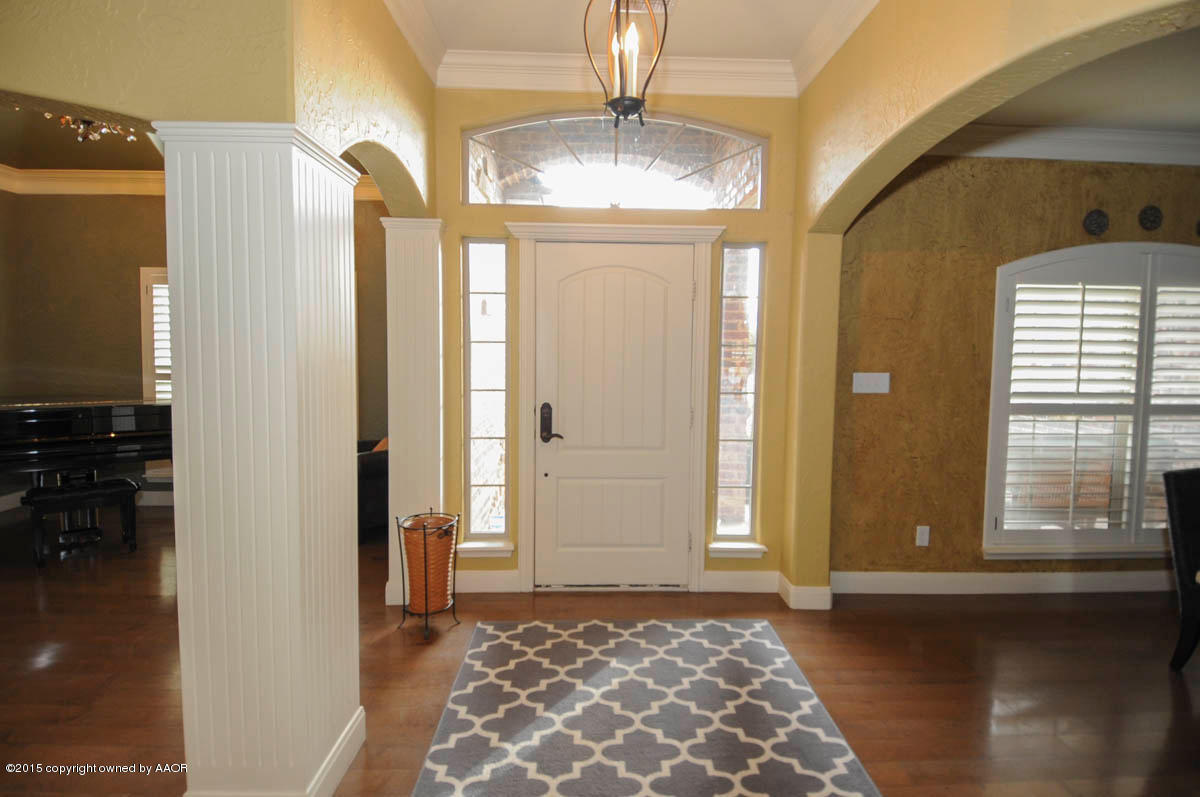 9310 Rj Drive Amarillo, TX 79119 - Photo 7 of 70 ENTRY VIEW 3