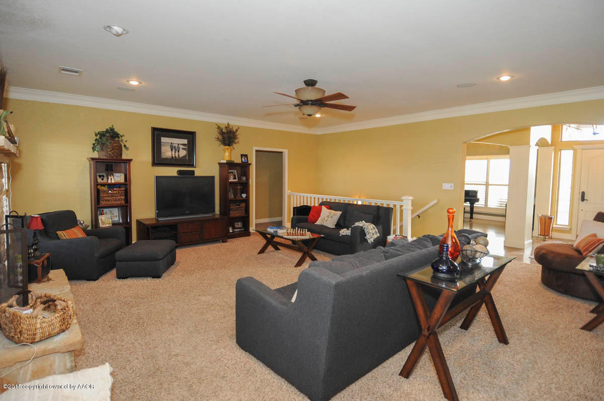9310 Rj Drive Amarillo, TX 79119 - Photo 10 of 70 LIVING VIEW 1