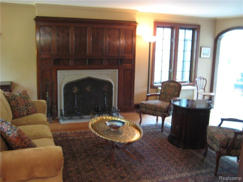 1129 Yorkshire Road Grosse Pointe, MI 48230 - Photo 7 of 13 IMG_9833.JPG
