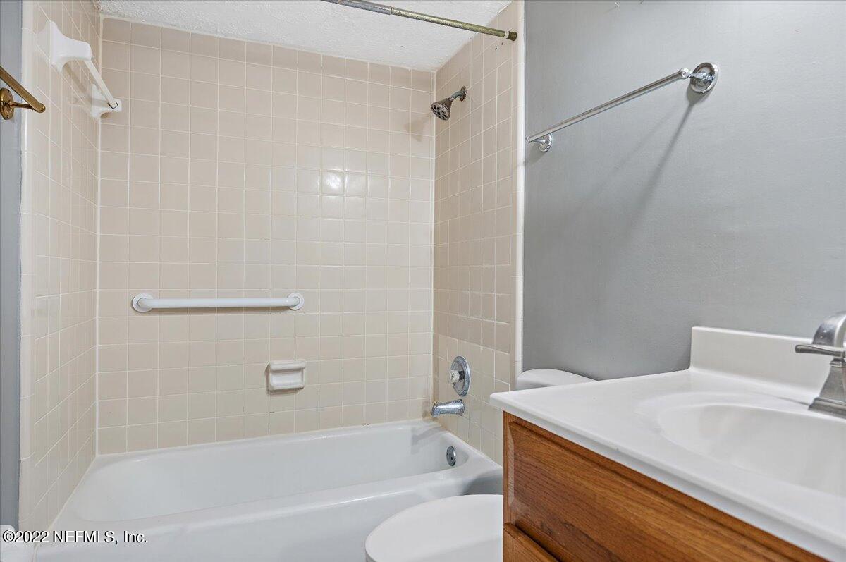 4915 Baymeadows Road, Unit 2B Jacksonville, FL 32217 - Photo 14 of 17 13-Bathroom