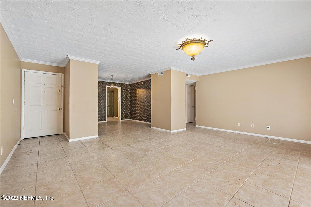 4915 Baymeadows Road, Unit 2B Jacksonville, FL 32217 - Photo 6 of 17 05-Living & Dining Room