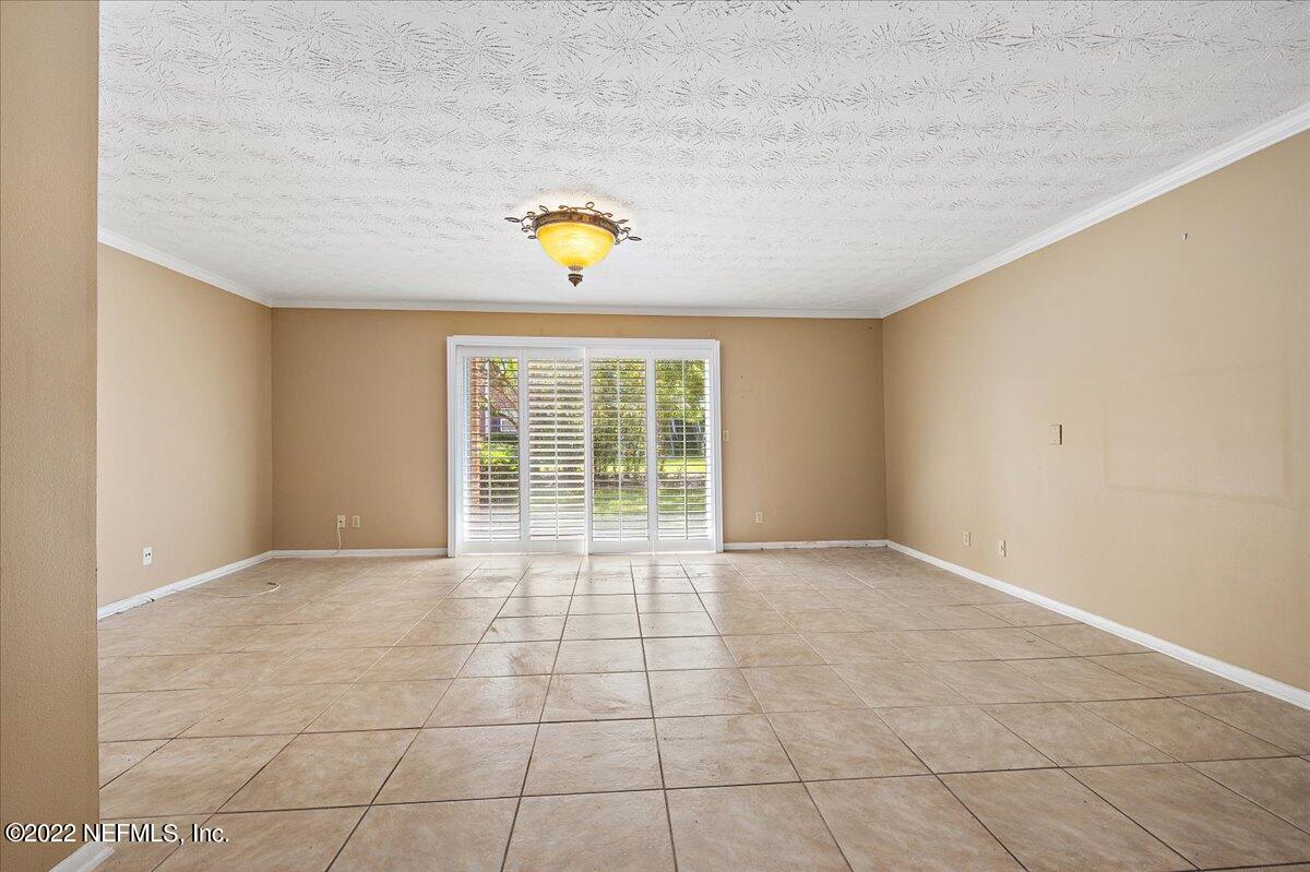 4915 Baymeadows Road, Unit 2B Jacksonville, FL 32217 - Photo 7 of 17 06-Living Room