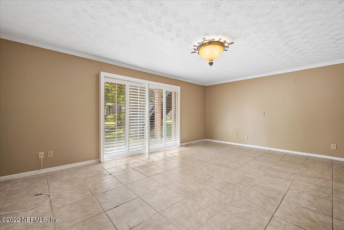 4915 Baymeadows Road, Unit 2B Jacksonville, FL 32217 - Photo 8 of 17 07-Living Room
