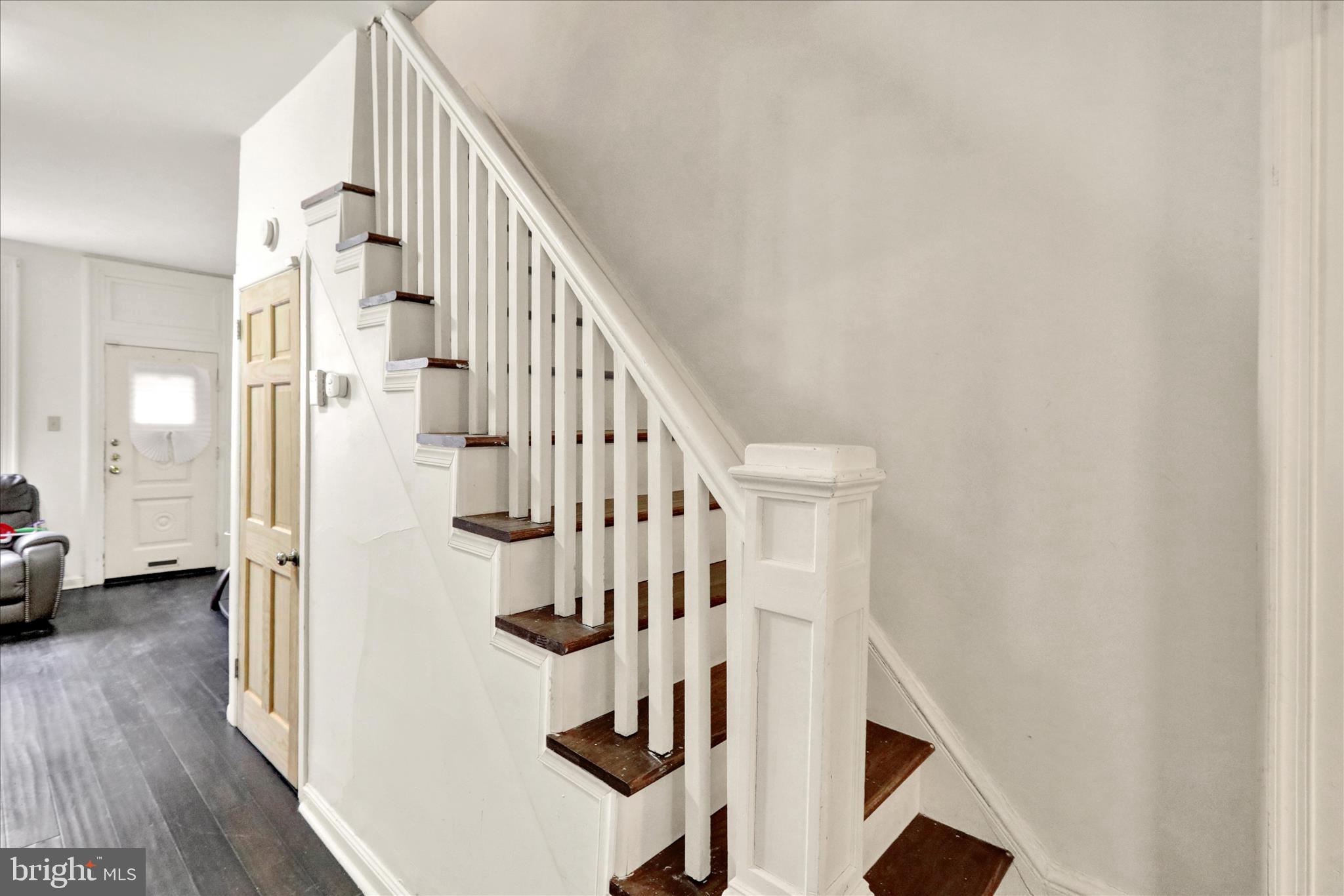 726 Locust Street Reading, PA 19604 - Photo 7 of 23 360_9275