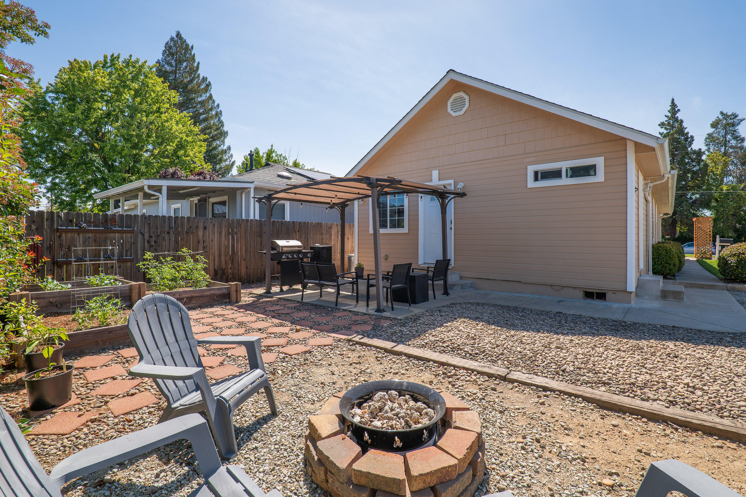 829 Hazel Street Central Point, OR 97502 - Photo 26 of 33 829HazelSt-029
