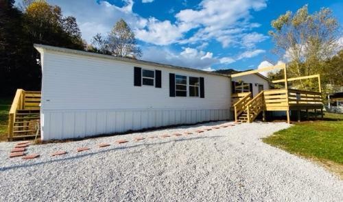 1845 Back Valley Road La Follette, TN 37766 - Photo 1 of 19 Gallery Image 1