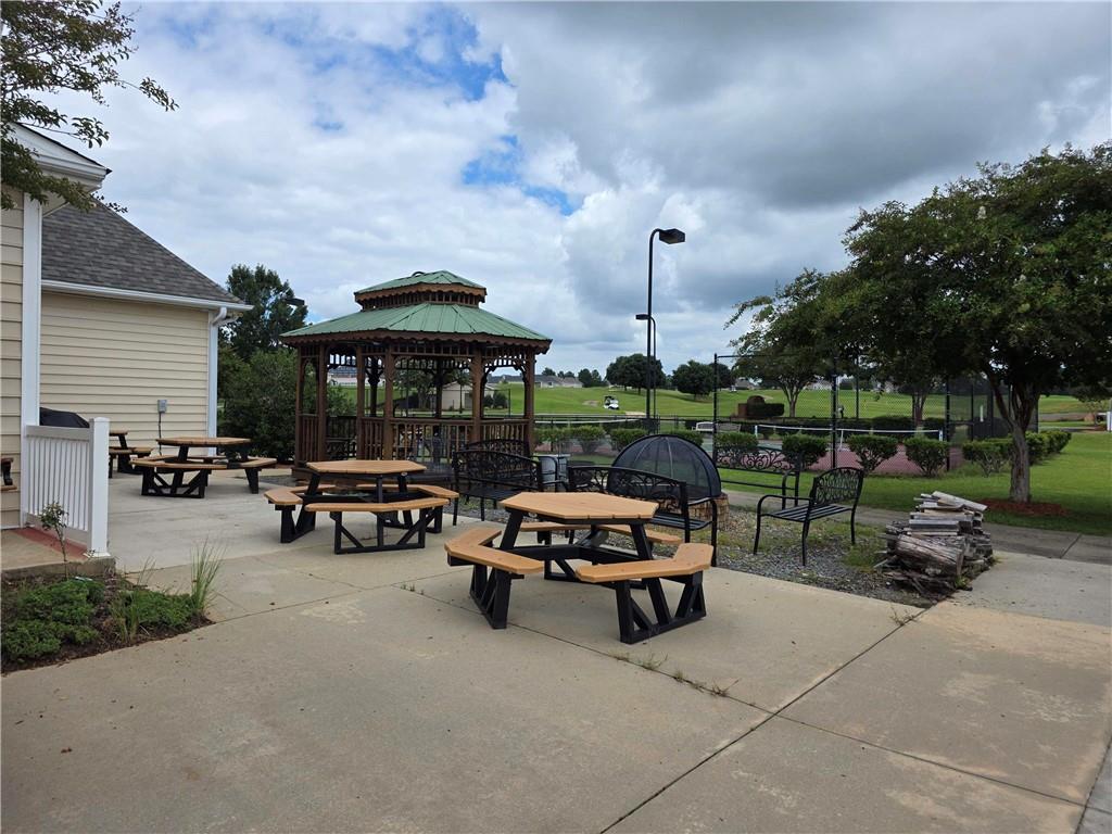 902 Quail Ridge Lane Perry, GA 31069 - Photo 5 of 25 a view of outdoor space with patio