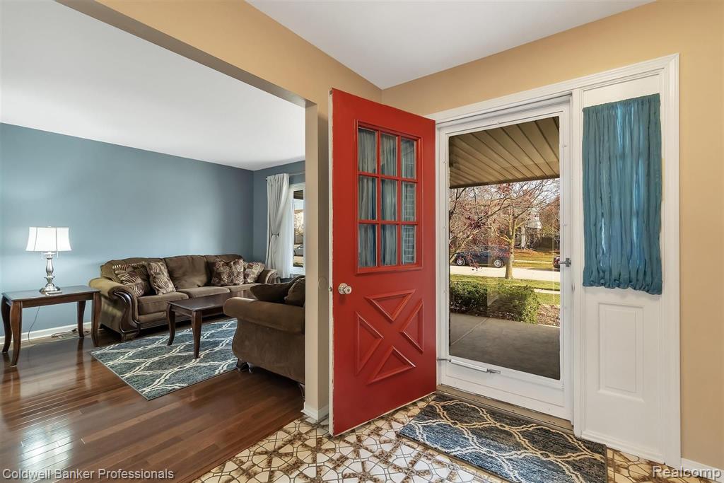 6951 East Spring Drive Canton, MI 48187 - Photo 5 of 43