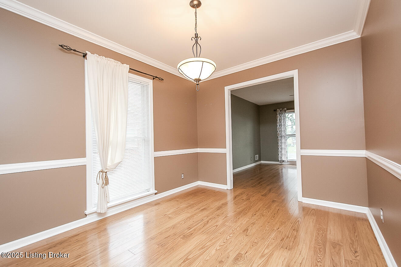2209 Old Hickory Road Louisville, KY 40299 - Photo 6 of 38 Dining Room