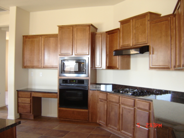 3965 East Hashknife Road Phoenix, AZ 85050 - Photo 8 of 13 kitchen