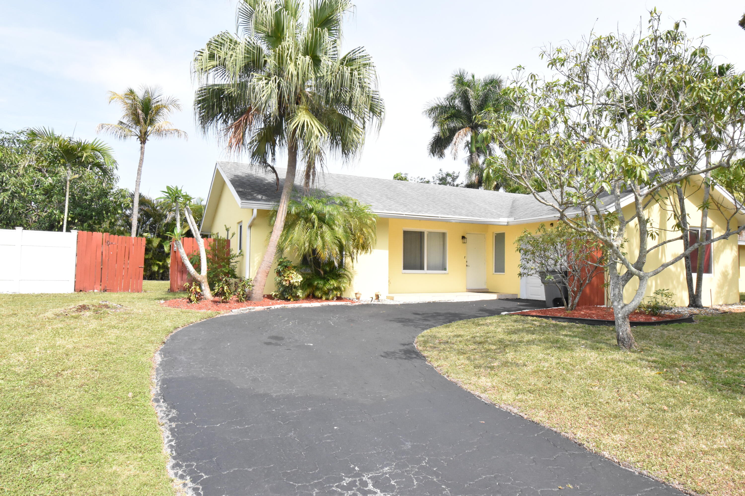9426 Southampton Place Boca Raton, FL 33434 - Photo 2 of 36 DSC_0024