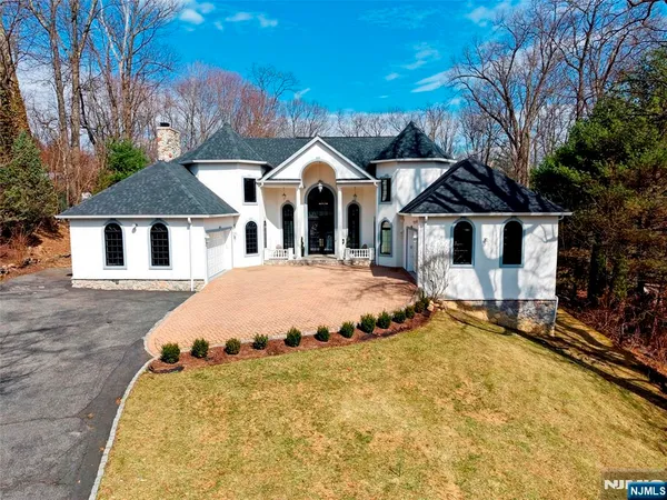 $2,200,000 | 9 Condit Road, Mountain Lakes, NJ 07046