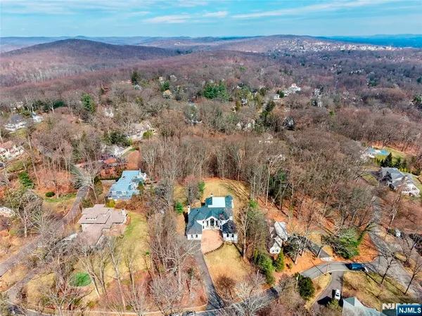$2,200,000 | 9 Condit Road, Mountain Lakes, NJ 07046