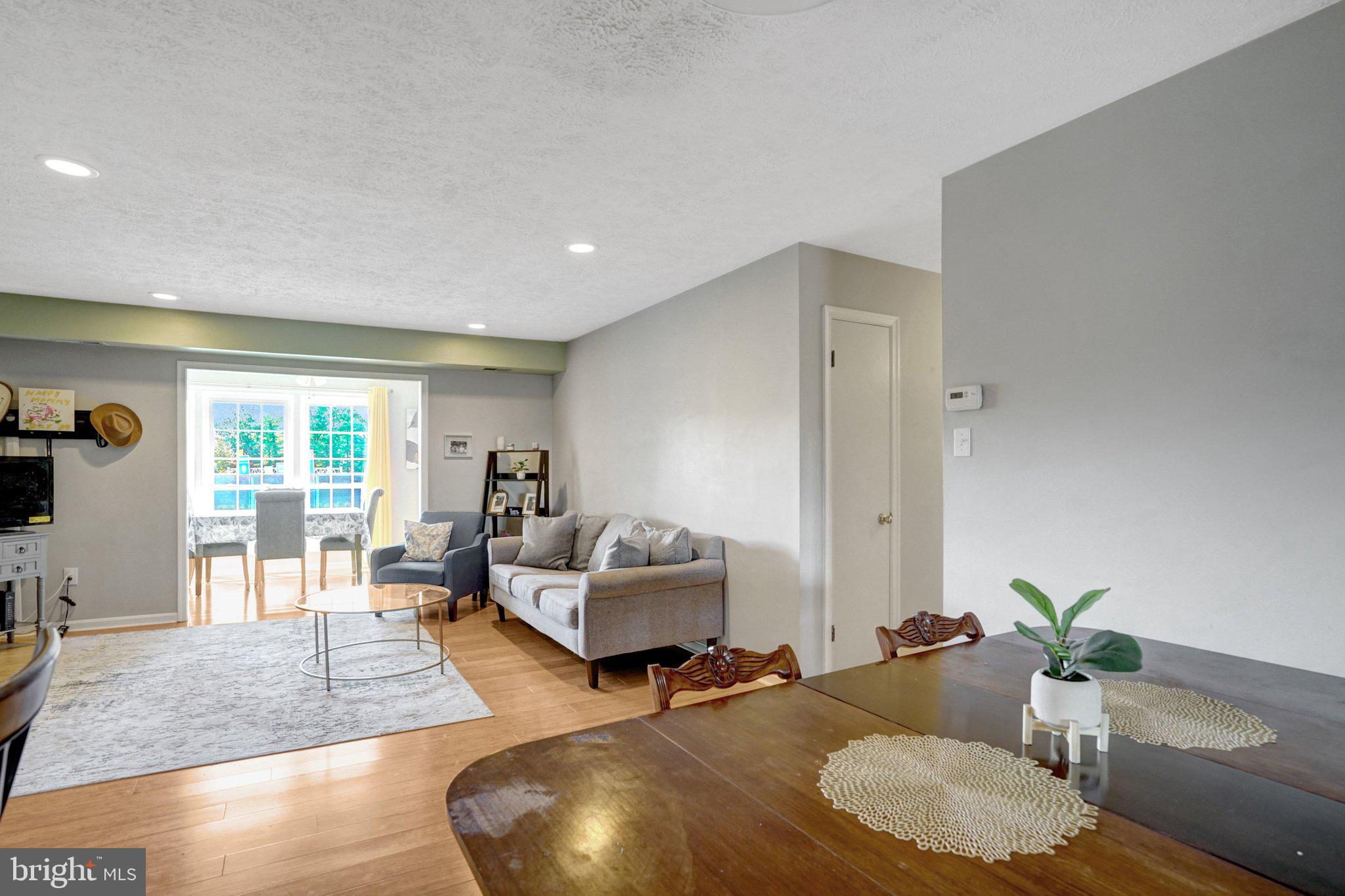 10107 Oakton Terrace Road Oakton, VA 22124 - Photo 7 of 29 Gallery Image 7