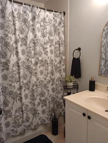 $2,650 | 368 Tihami Road, Venice, FL 34293