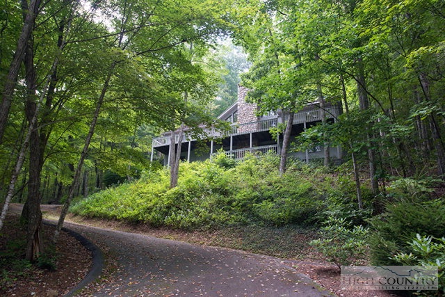 114 Ridge Drive Linville, NC 28646 - Photo 2 of 11 Gallery Image 2
