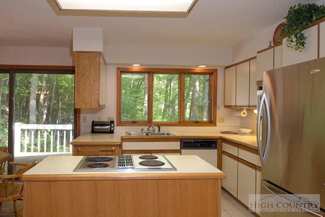 114 Ridge Drive Linville, NC 28646 - Photo 7 of 11 Gallery Image 7