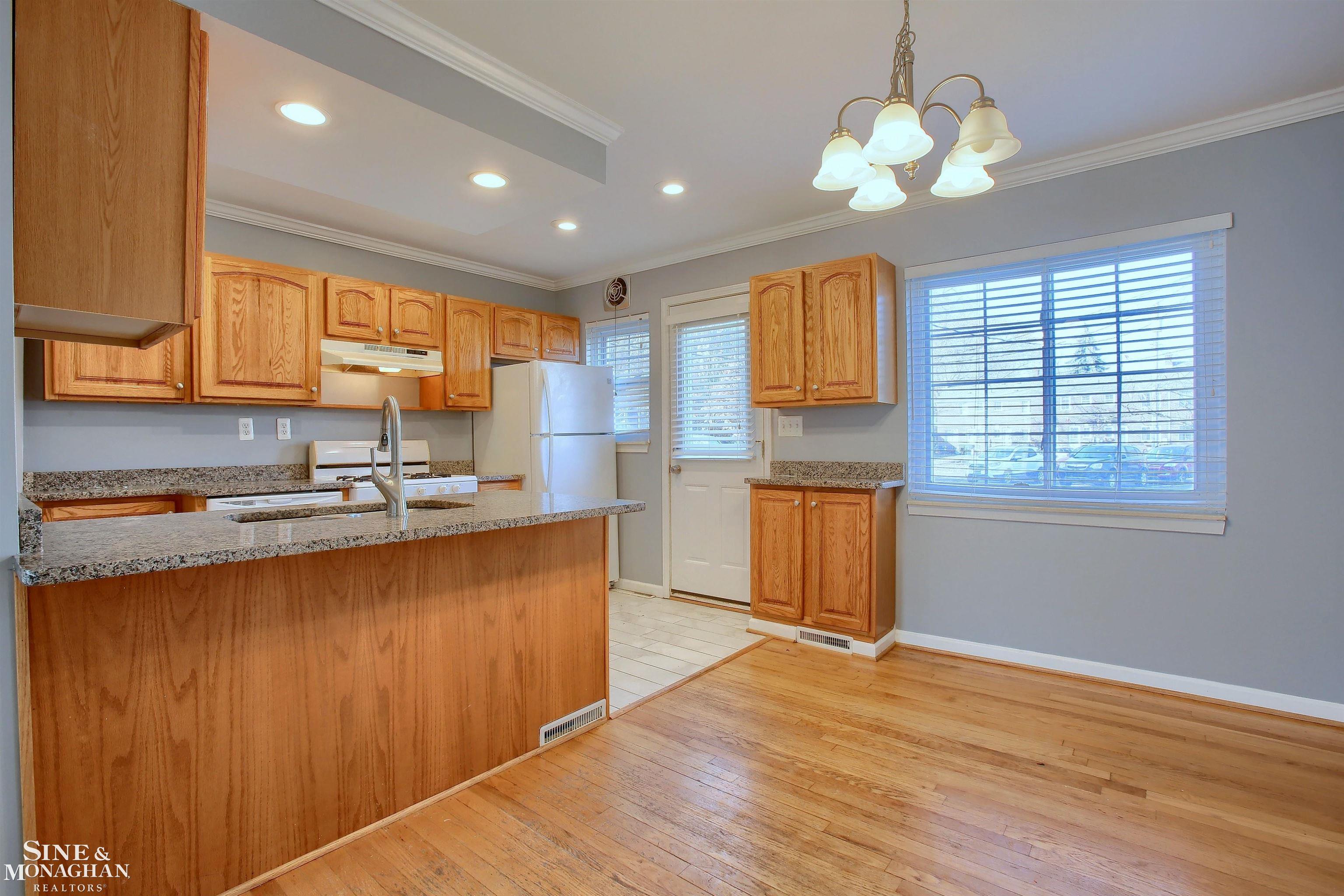 22959 Allen Road St. Clair Shores, MI 48080 - Photo 5 of 27