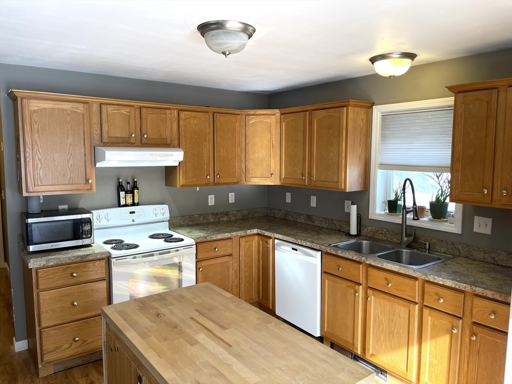 97 Lucy Fiske Road Shelburne, MA 01370 - Photo 5 of 16 Gallery Image 5