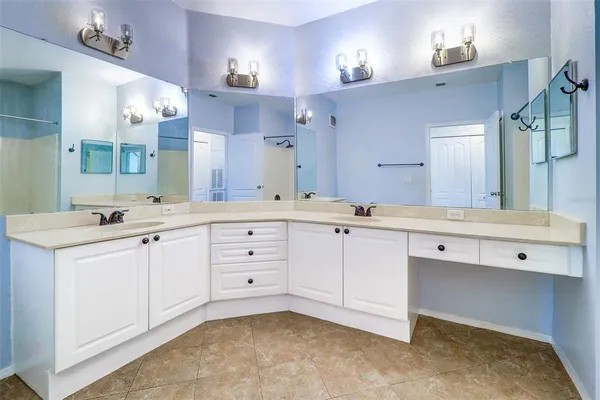 $2,100 | 2722 Via Tivoli, Unit 422B, Clearwater, FL 33764