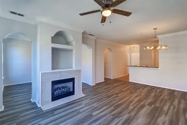 $2,100 | 2722 Via Tivoli, Unit 422B, Clearwater, FL 33764