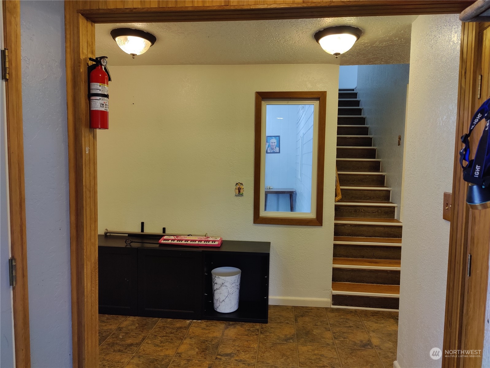 126 Reinseth Road Winlock, WA 98596 - Photo 8 of 33 a view of a hallway with entryway door