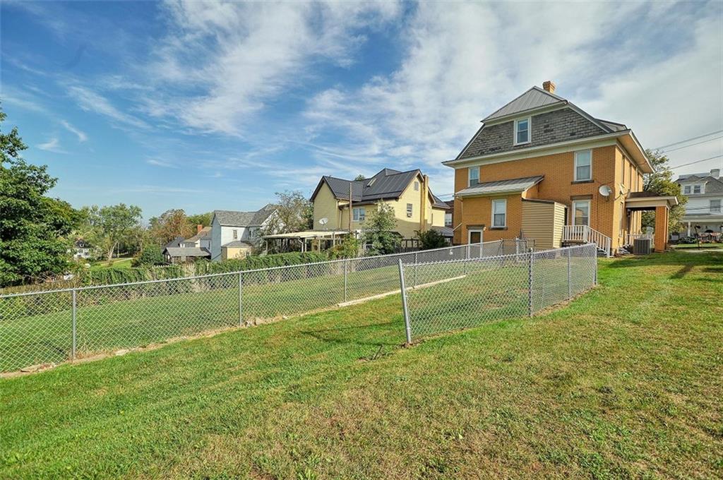 25 Wabash Avenue Hickory, PA 15340 - Photo 27 of 29 a house view with a outdoor space