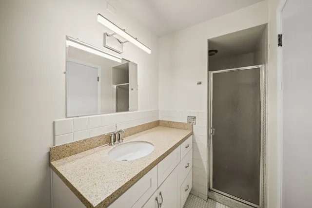$219,900 | 5975 North Odell Avenue, Unit 5C, Chicago, IL 60631