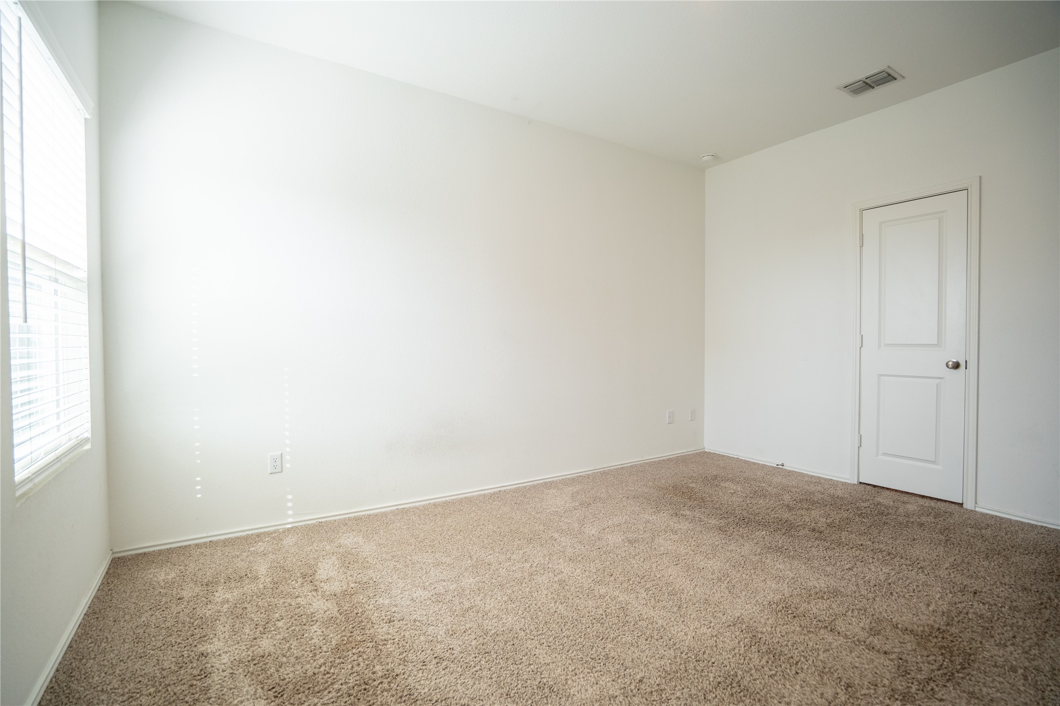 13400 Banquete Street Elgin, TX 78621 - Photo 20 of 29 Empty room featuring carpet