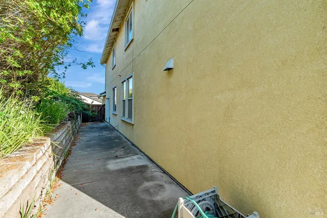 a view of a pathway both side of building