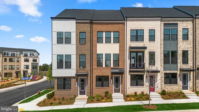 $783,445 | 13904 Aviation Place, Unit HOMESITE 120, Herndon, VA 20171